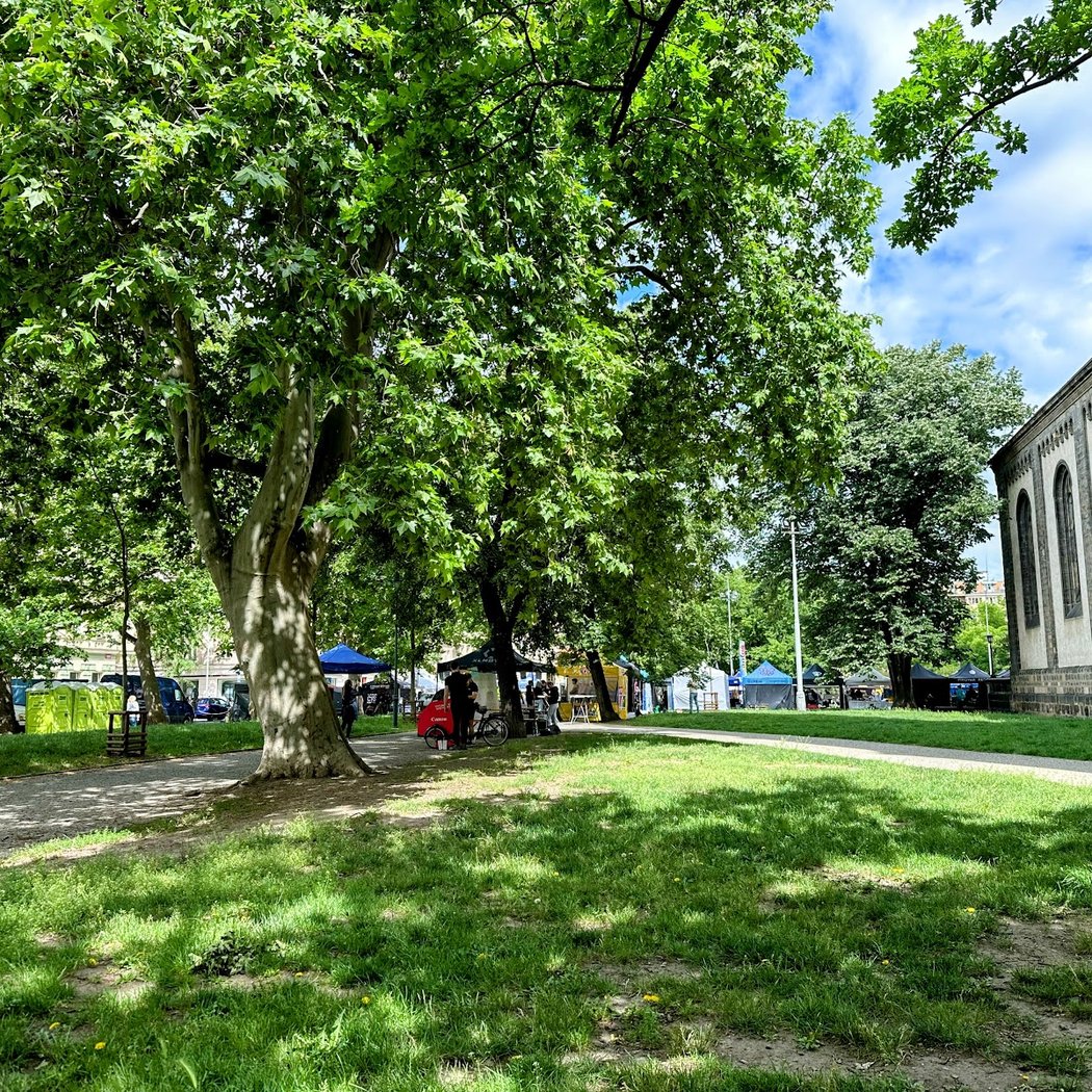 Karlín Square 2