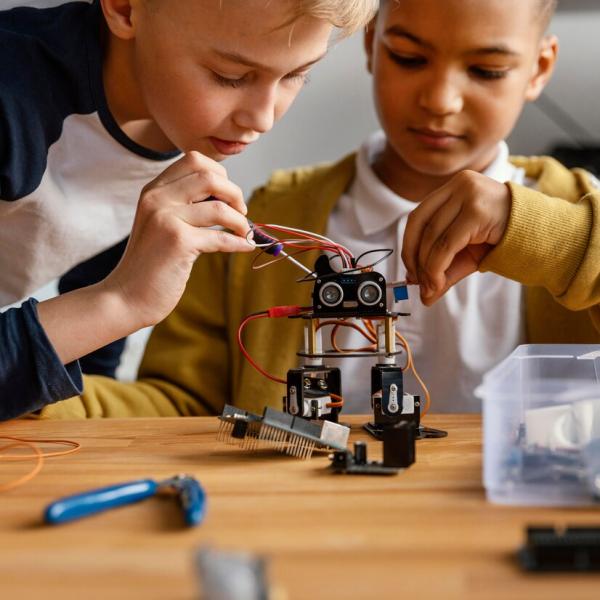Tween STEAM Club - Hydraulic Bridge 1