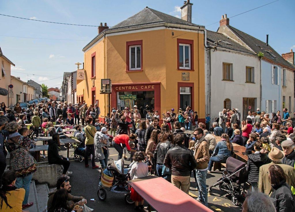 Le Trois Francs Six Sous 2