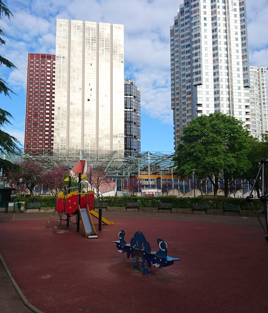 Pablo-Casals Square 2