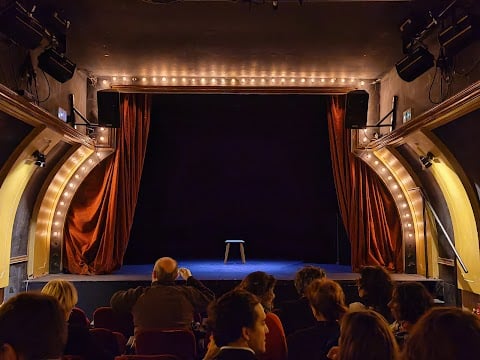 LE CABARET BURLESQUE 1