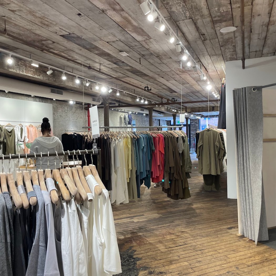 EILEEN FISHER 3