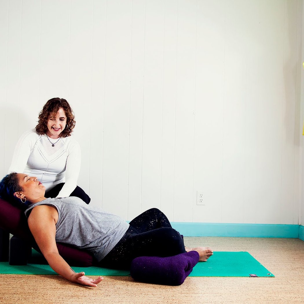 Community Class: Flow + Connect, Yoga Para Todos 3
