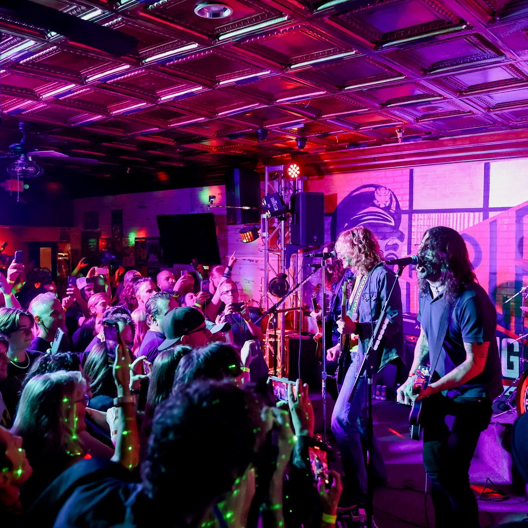 Live Music & Line Dancing Lessons at Rock & Roll Pizza Bar 1