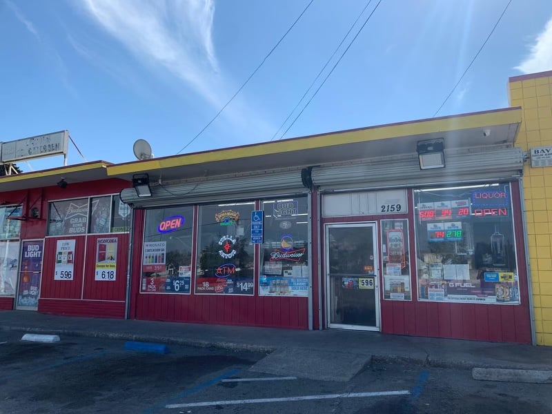 Daves Liquor Store 2