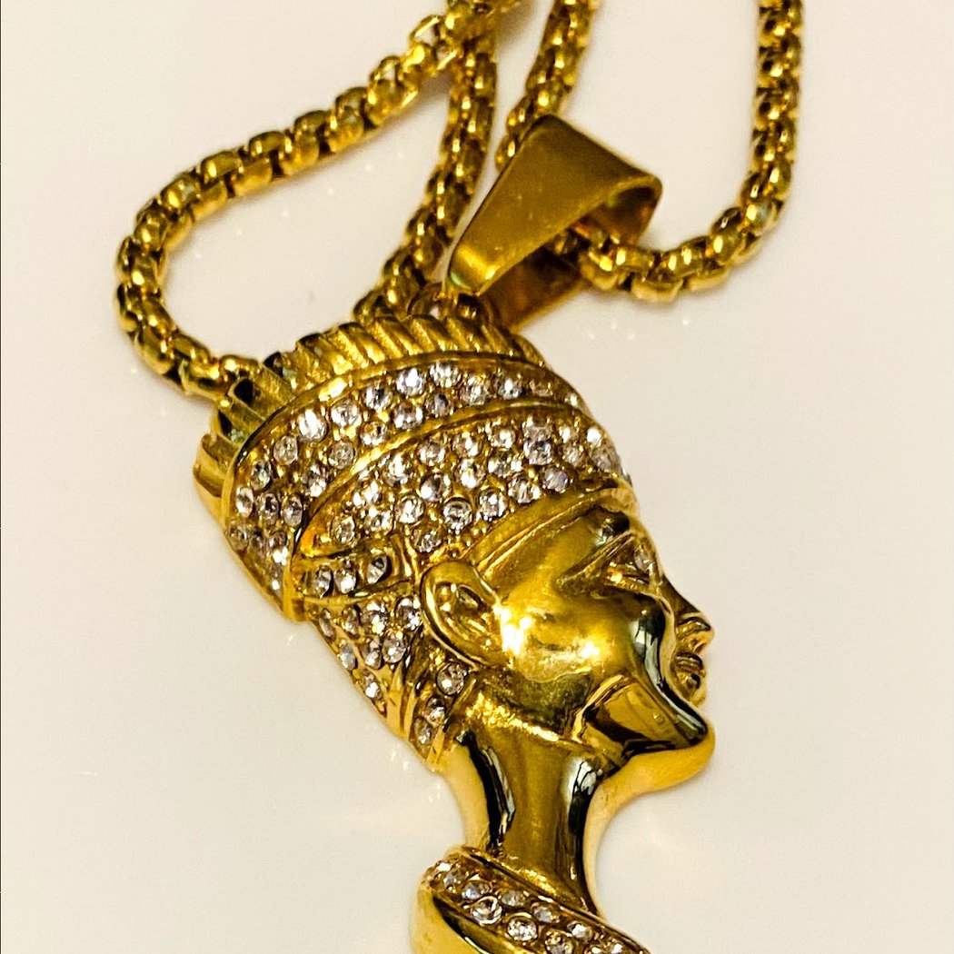 The Queen's Lovely Things 1