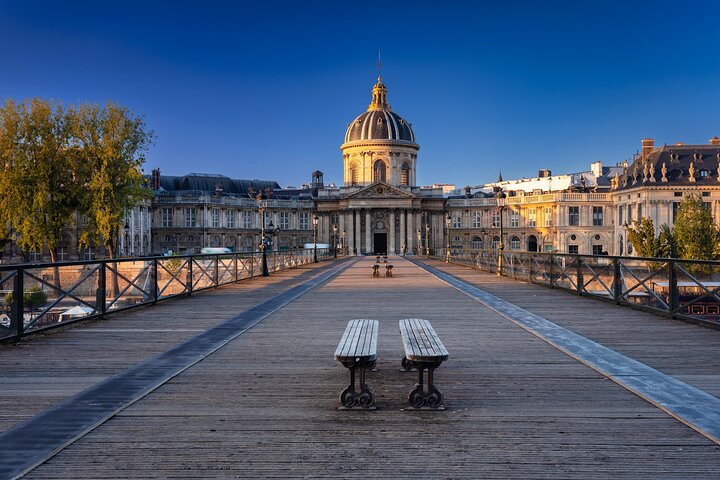 Emily in Paris The Unofficial Tour plus Seine River Cruise Option 1