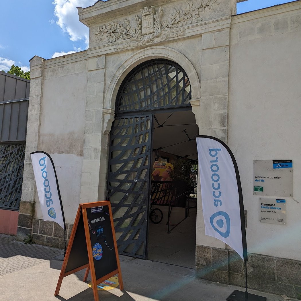 Vide grenier organisé durant notre festival de jeux vidéos 3