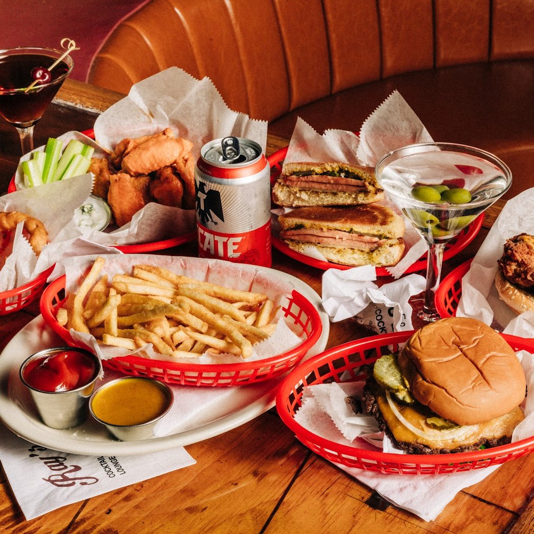 Ray's Hometown Bar 5