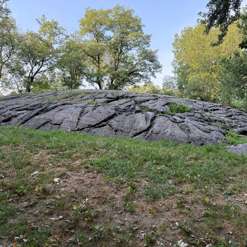 Mount Tom 1