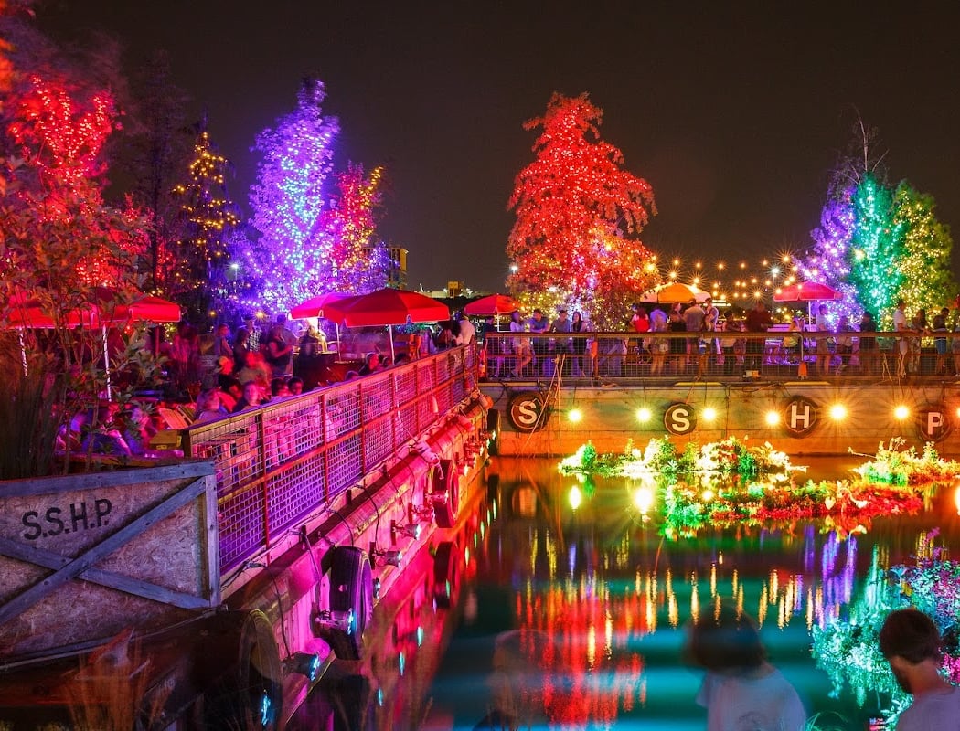 Spruce Street Harbor Park 3