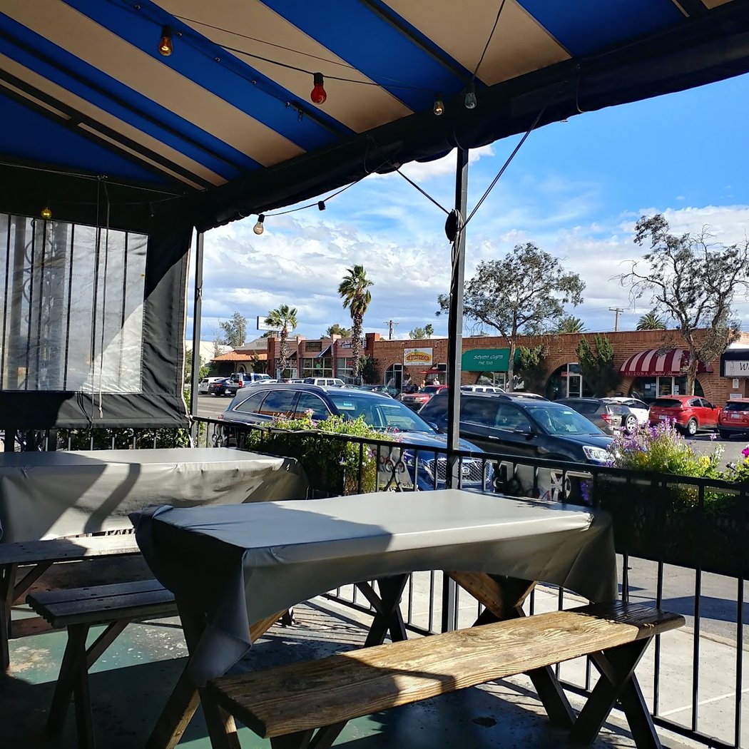 Bob Dobb's Bar & Grill 2