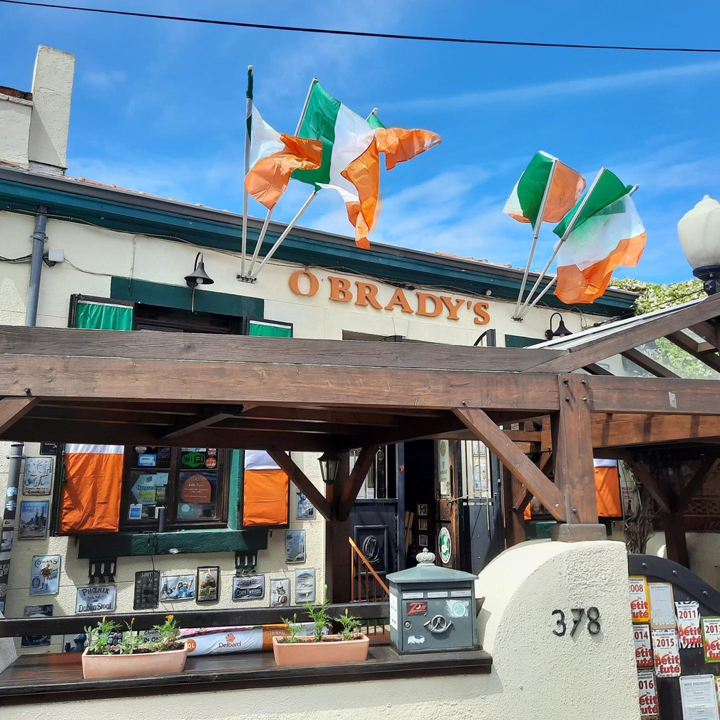 O'BRADY'S IRISH PUB 2