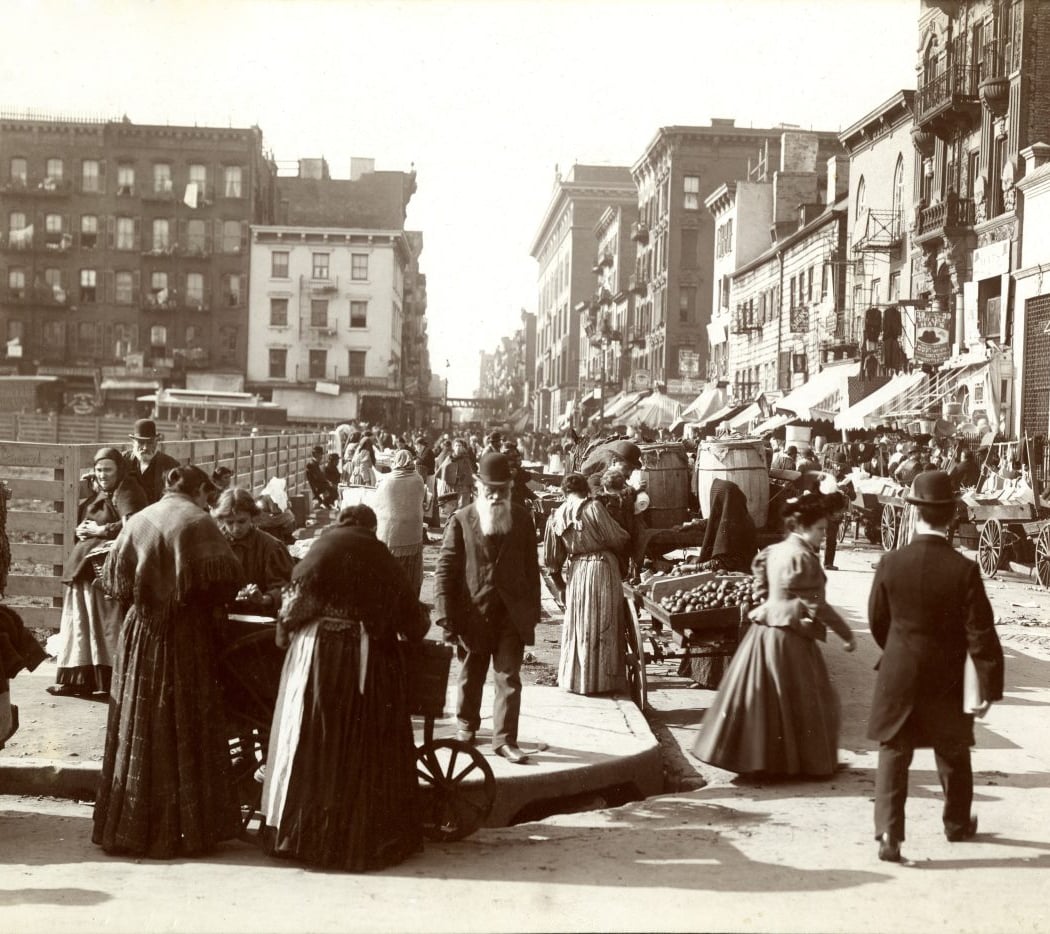 Guided tour by historian Valerie Paley on a new exhibition of photographs documenting the immigrant experience 1