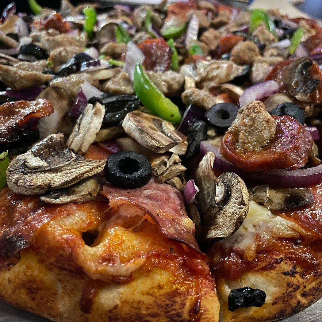 Mission Pizza & Pub 1