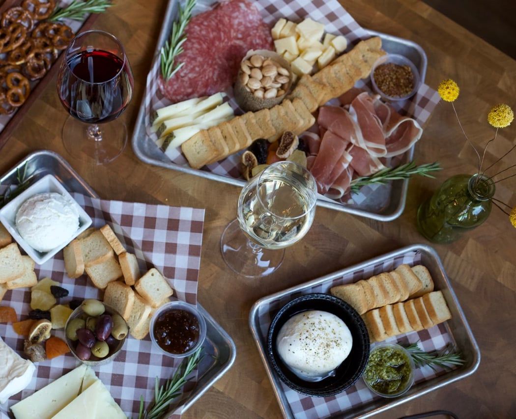 Bubbles & Beyond: A Sparkling Wine Exploration 2
