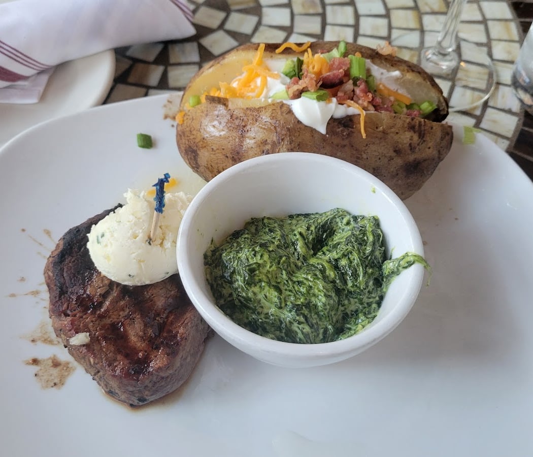 Moresi's Chophouse 3