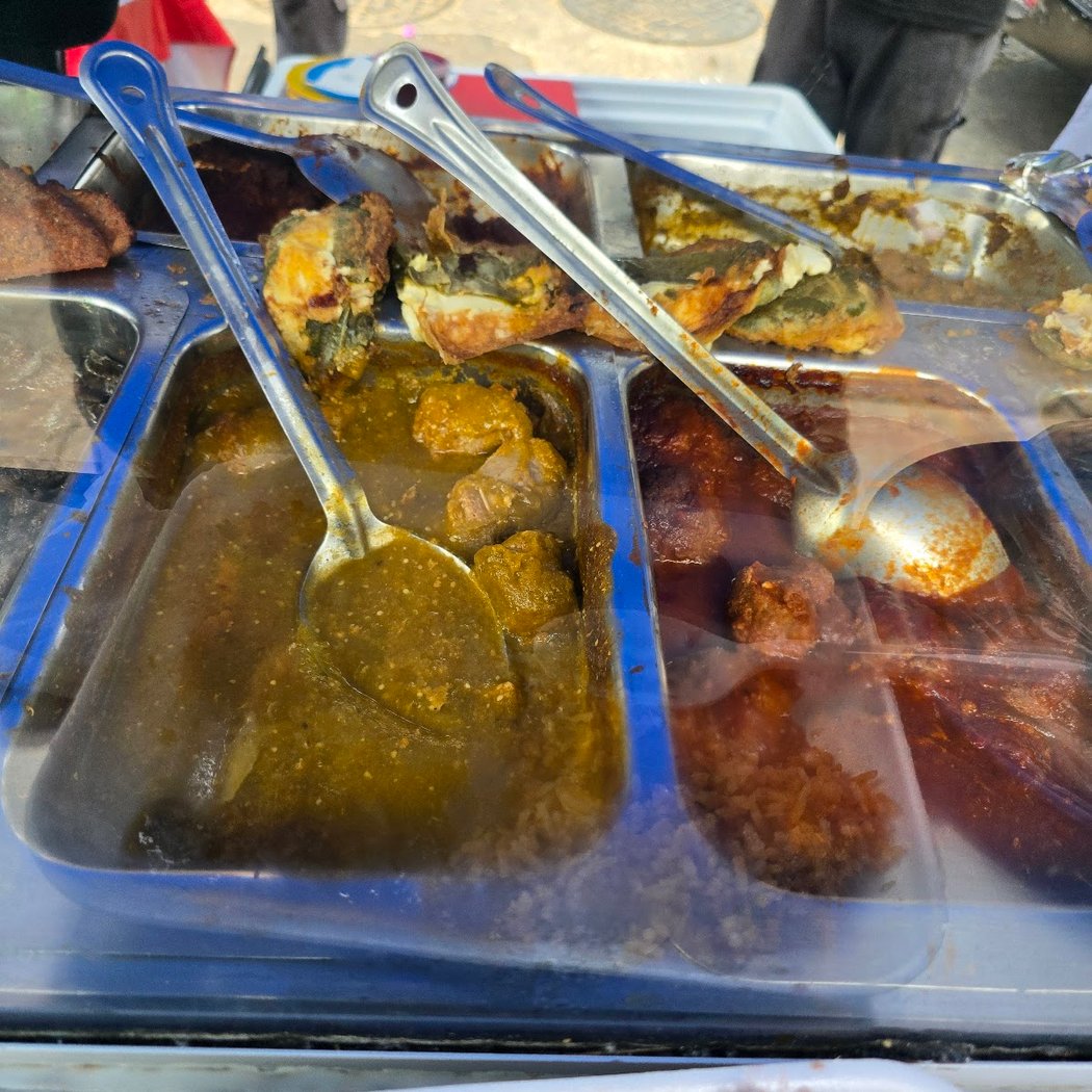 Tacos de guisado y Comidas La Banca 1