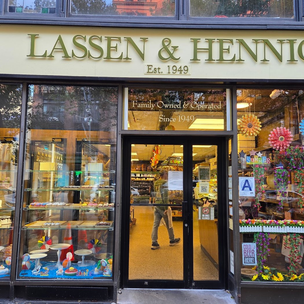 Lassen & Hennigs 2