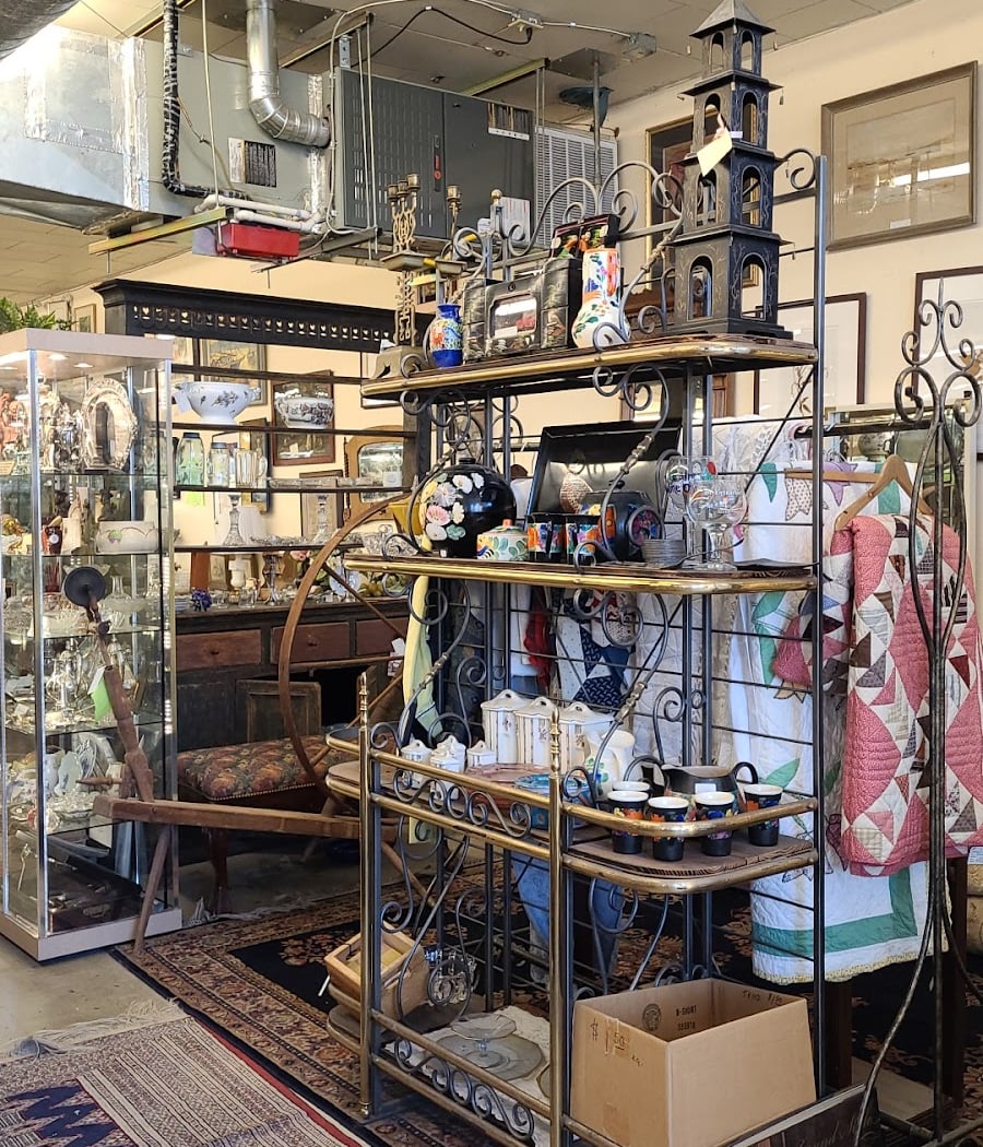 Antiques Colony 3