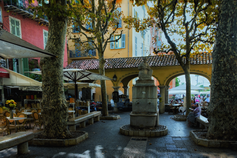 Rue Saint-Michel 1