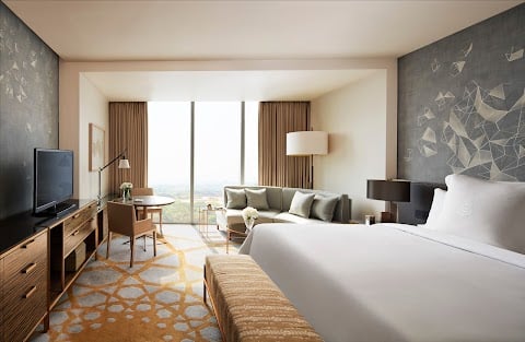 Four Seasons Hotel Bengaluru at Embassy ONE 2