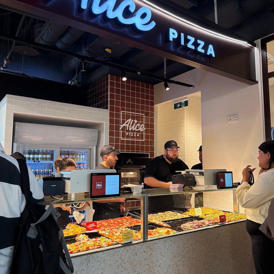 Alice Pizza 3