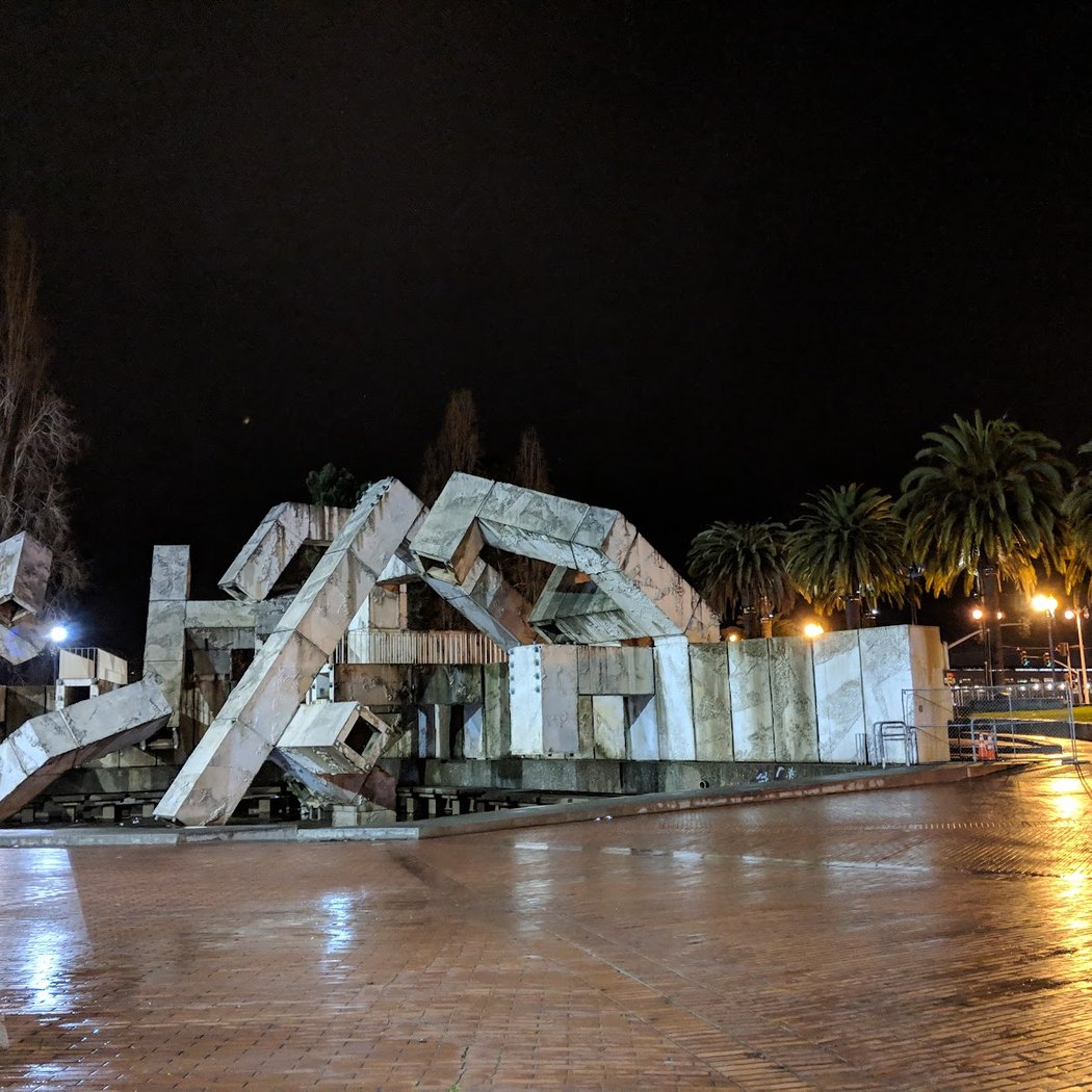 Vaillancourt Fountain 3