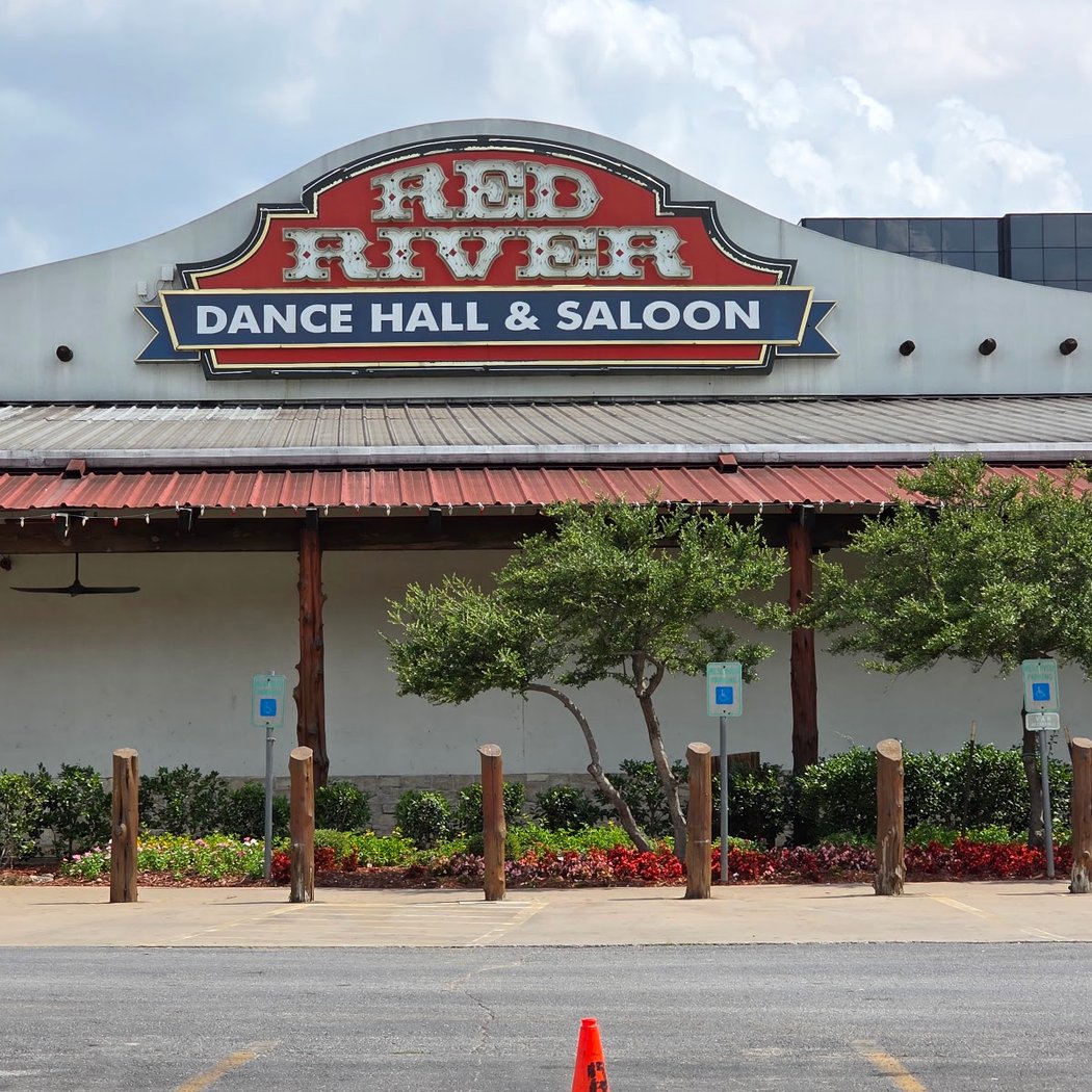 Cowboys Red River | Dancehall & Saloon 3