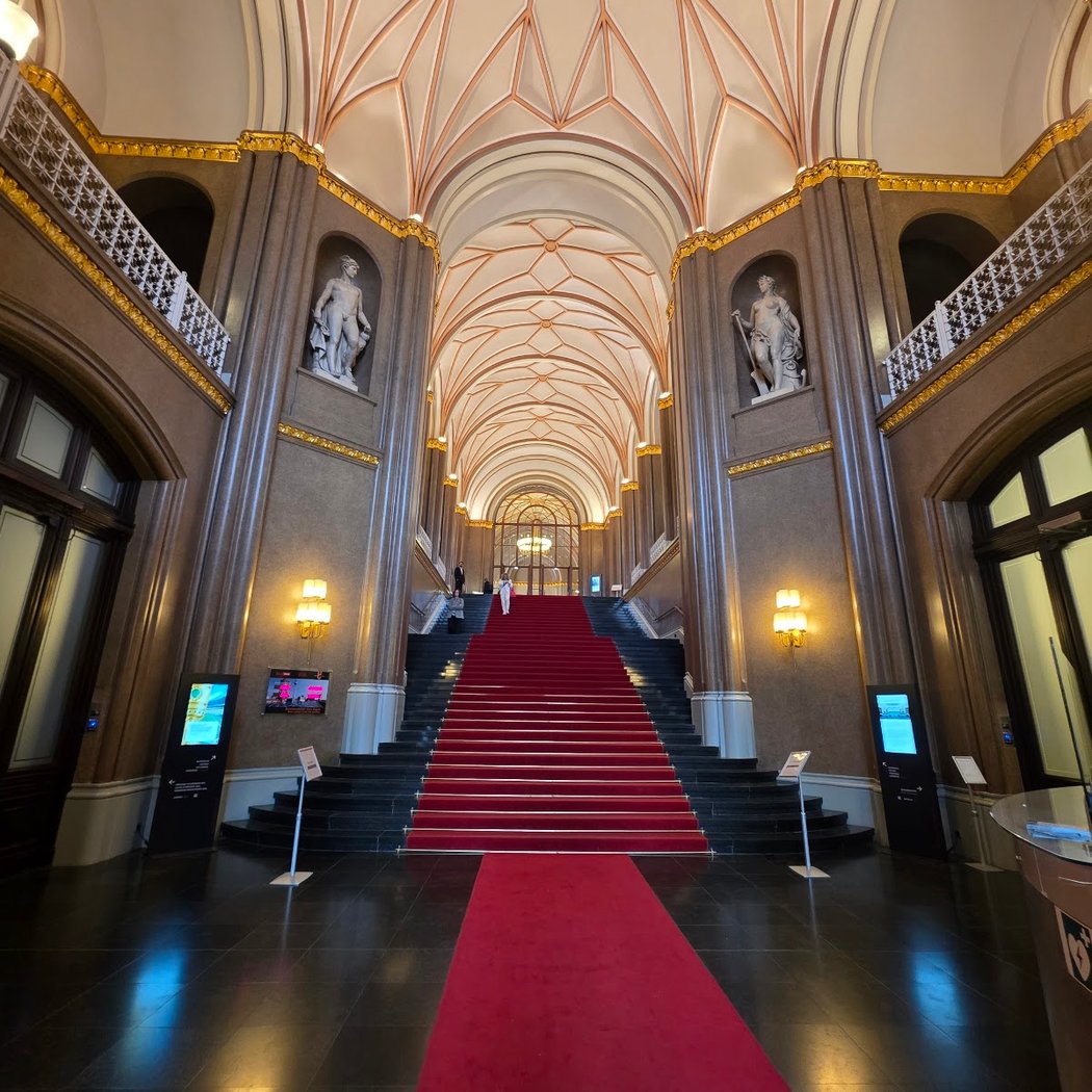 Red City Hall 2