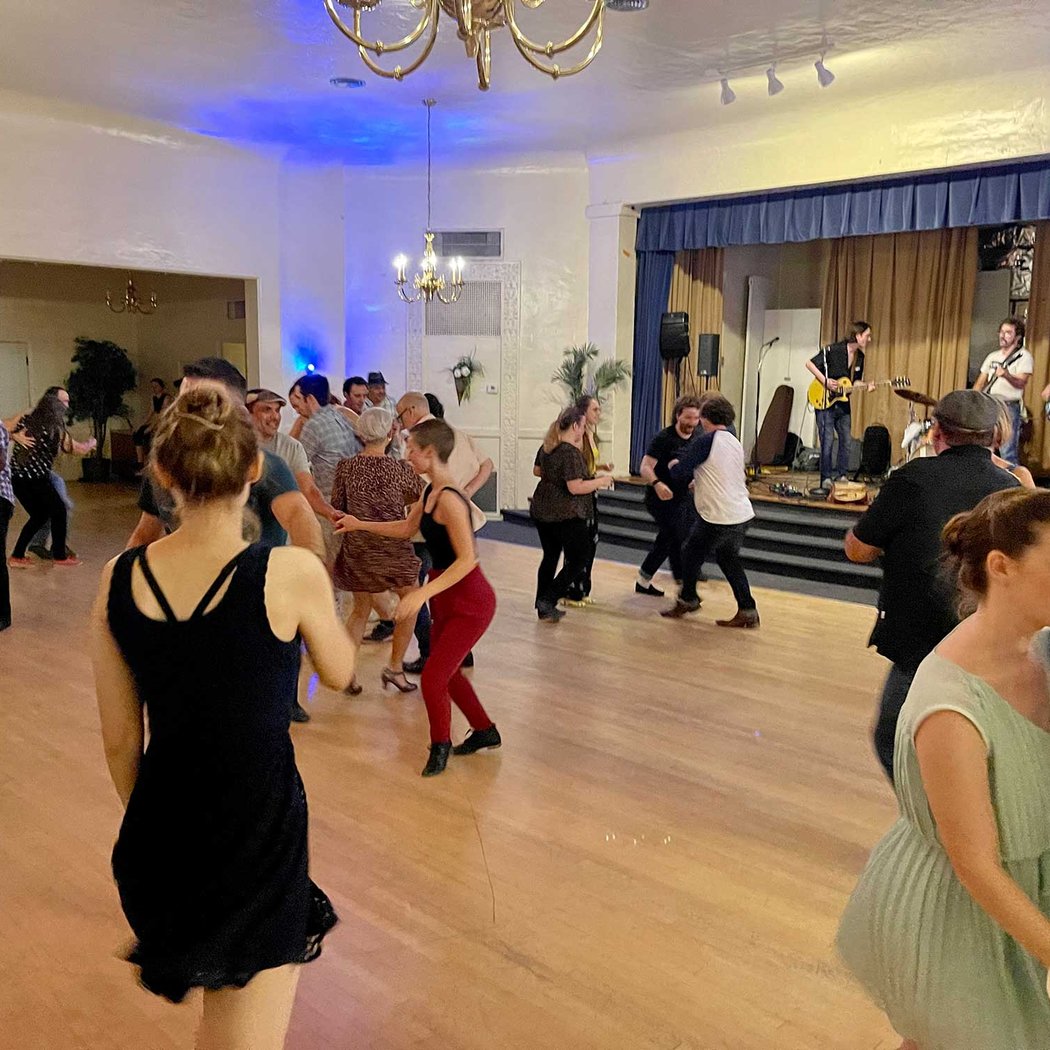 Beginner Lindy Hop Lesson + Social Dancing 2