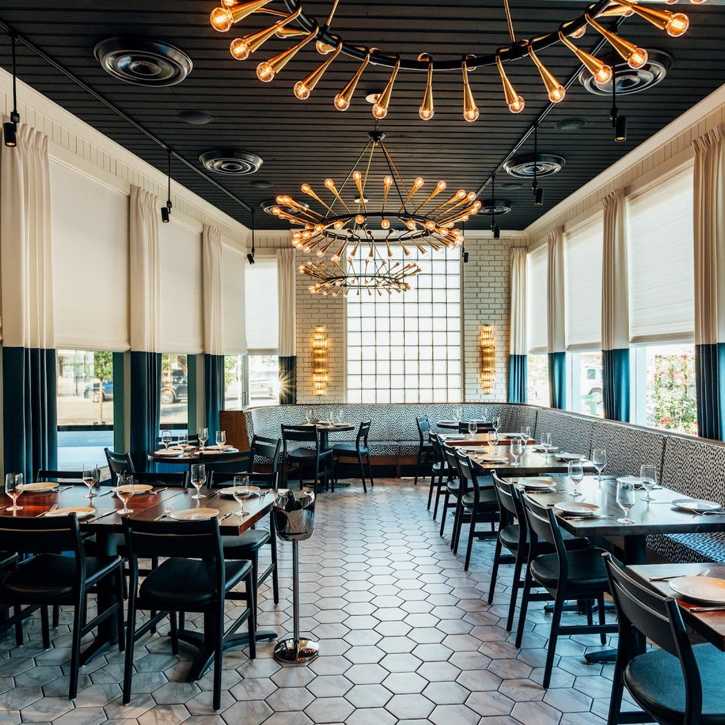 Little’s Oyster Bar 2