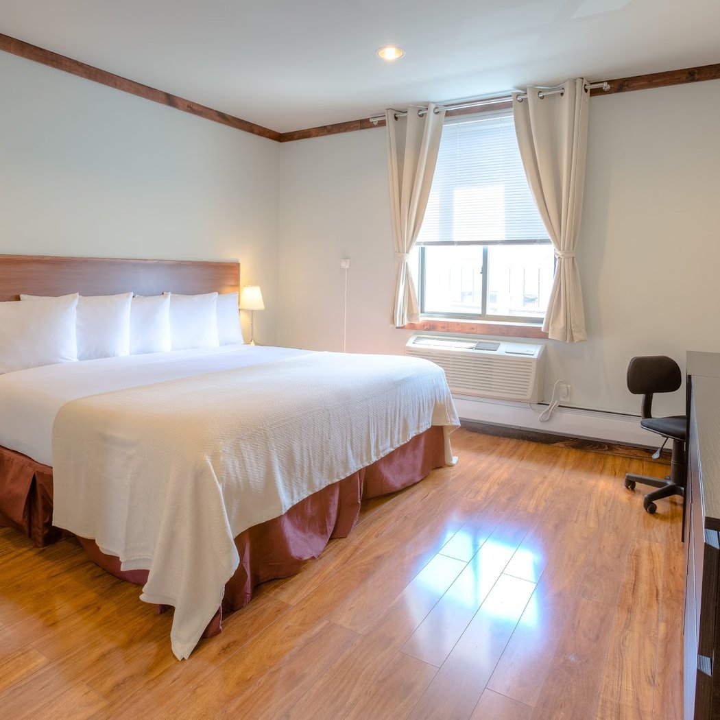 LIC Hotel 2