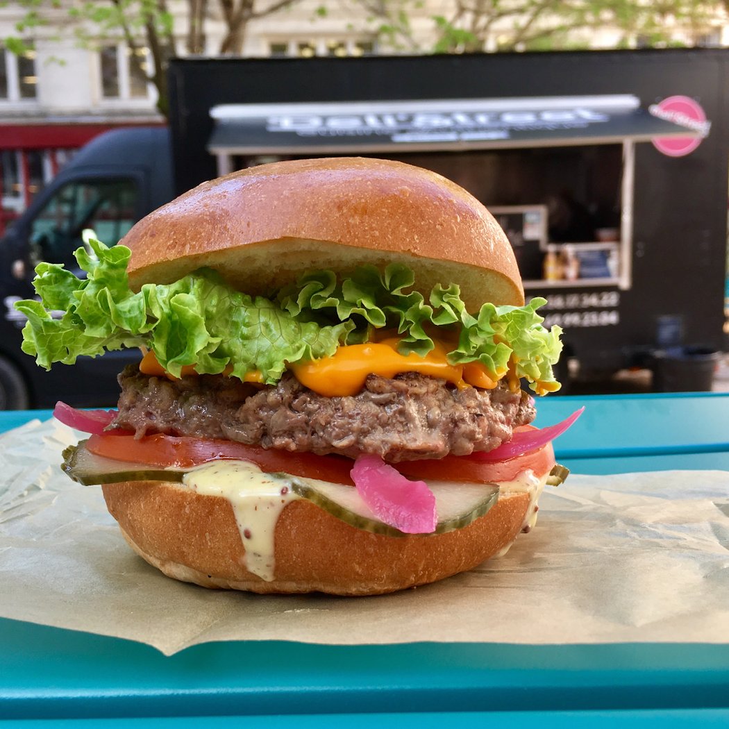 Delistreet - Food Truck Paris - Location camion restaurant pour evenements : Anniversaire / Mariage / Brunch 1