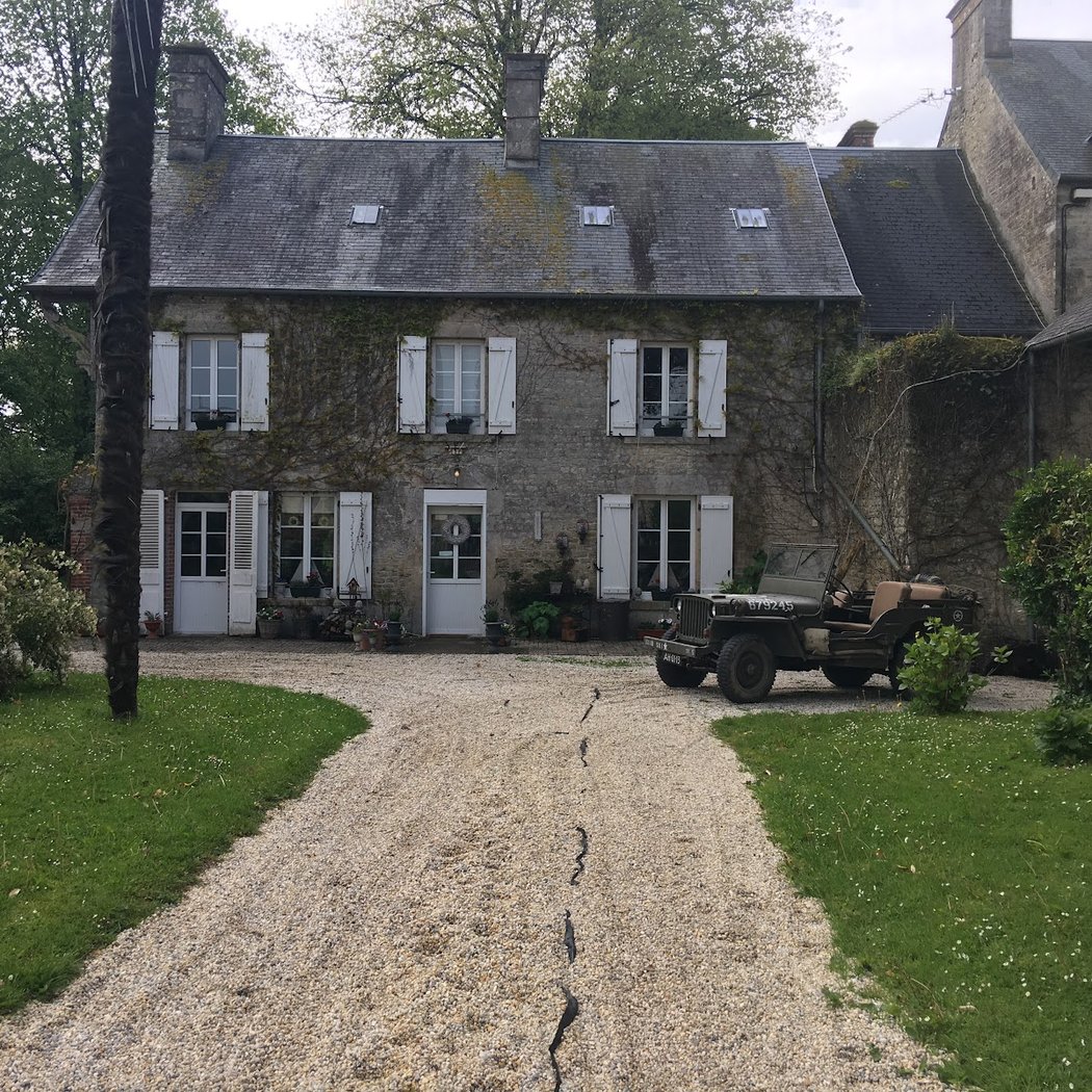 Bayeux Sightseeing Tours: D-Day tours Normandy landing beaches from Ste Mère Église, Bayeux & Paris. 3
