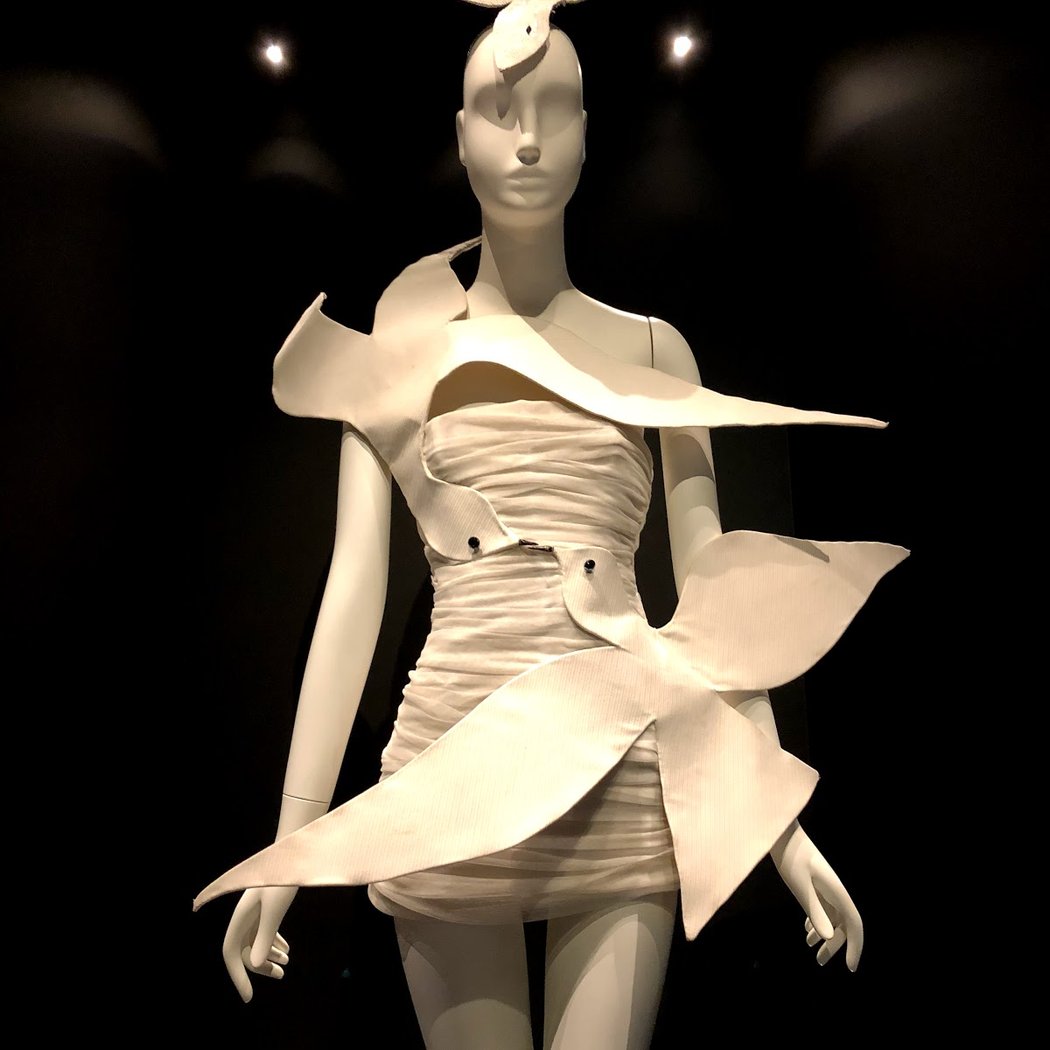 Quatrième conférence autour de l'exposition Les Fleurs d'Yves Saint Laurent 1