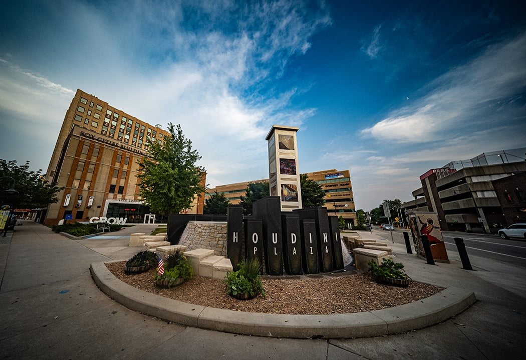 Houdini Plaza 1