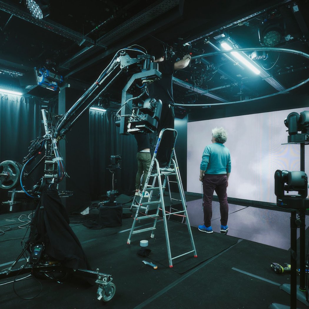 Le Plateau 33 - Location de plateau TV, plateau de Tournage, Studio TV, tout compris, Webcast et Événementiel Digital à Paris 2