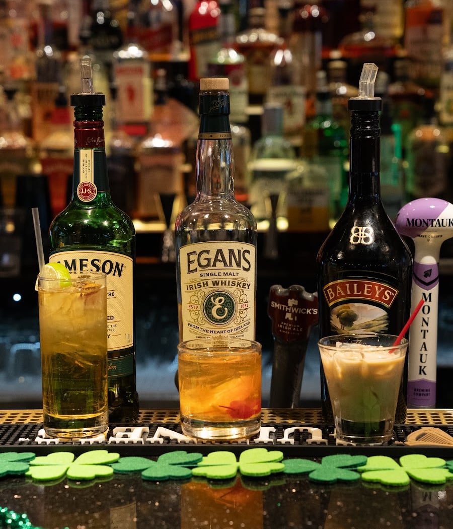 Reilly's Plates & Pours 1