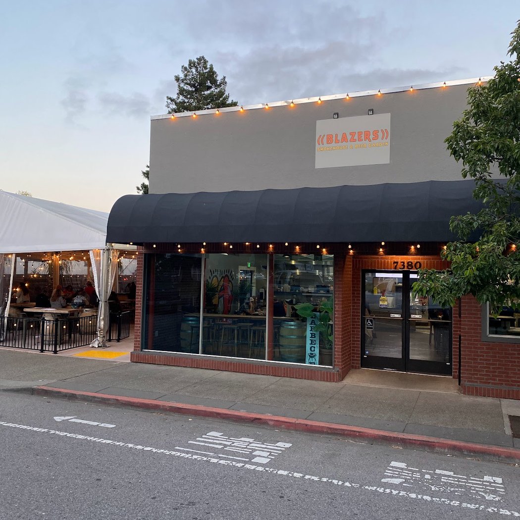 Blazers Smokehouse & Beer Garden 2