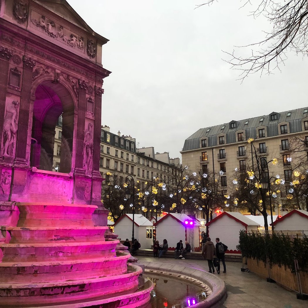 Fontaine des Innocents 3