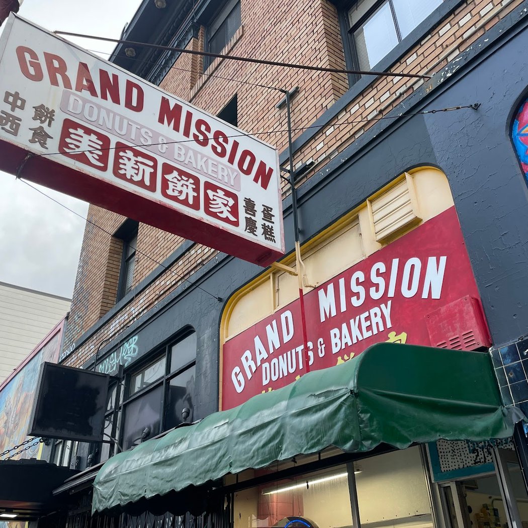Grand Mission Donuts & Bakery 3