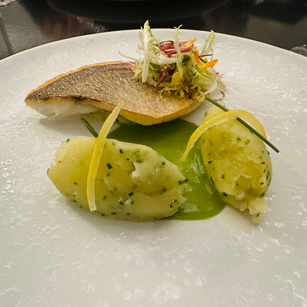 Le Restaurant Le V 1