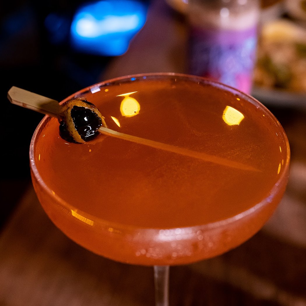 Valentina the Bar 1