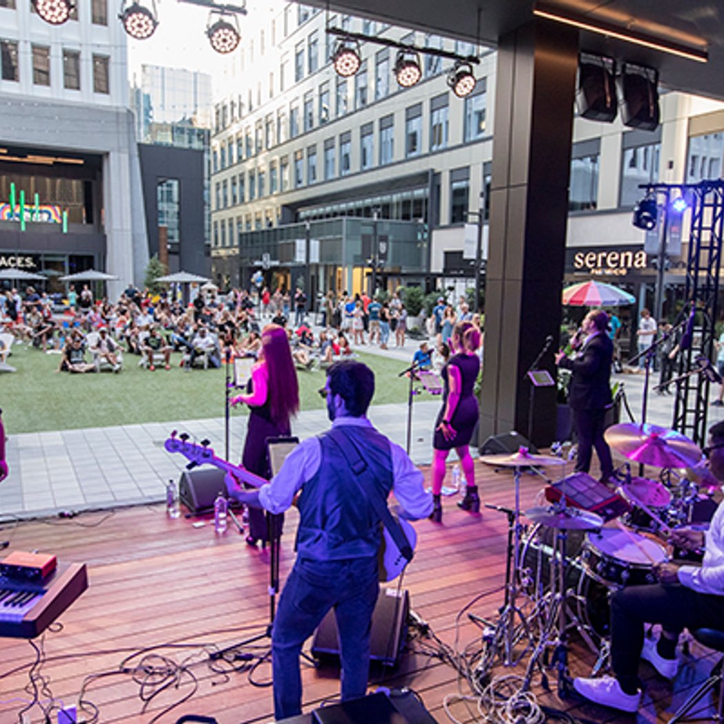 Groovin' On The Square