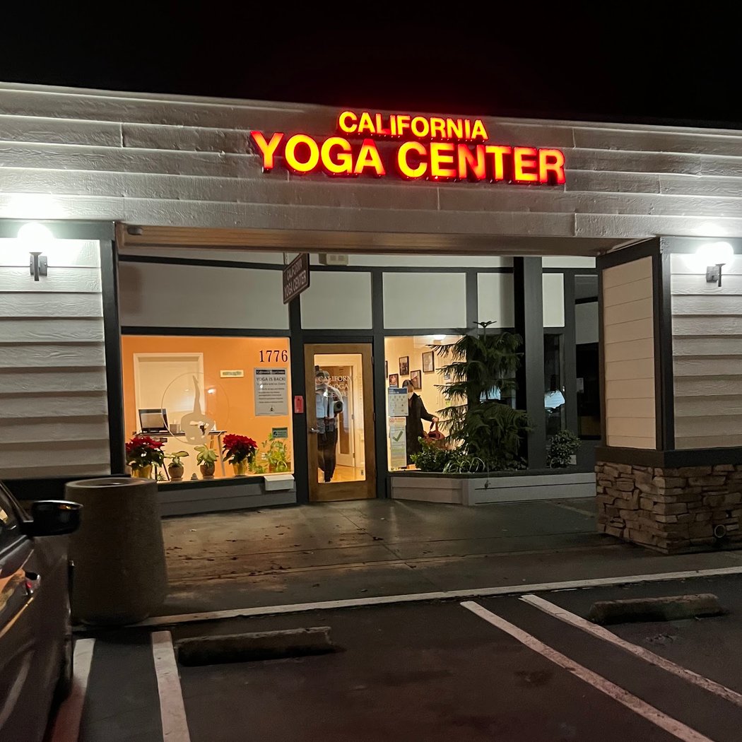 Bandhas and Beyond - Ingredients of a Traditional Hatha Yoga Practice 4