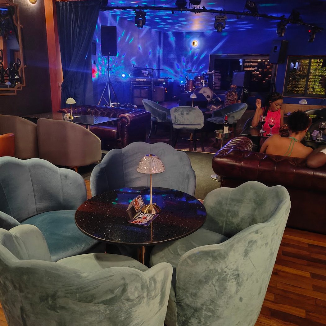 Le Mile's Lounge 3