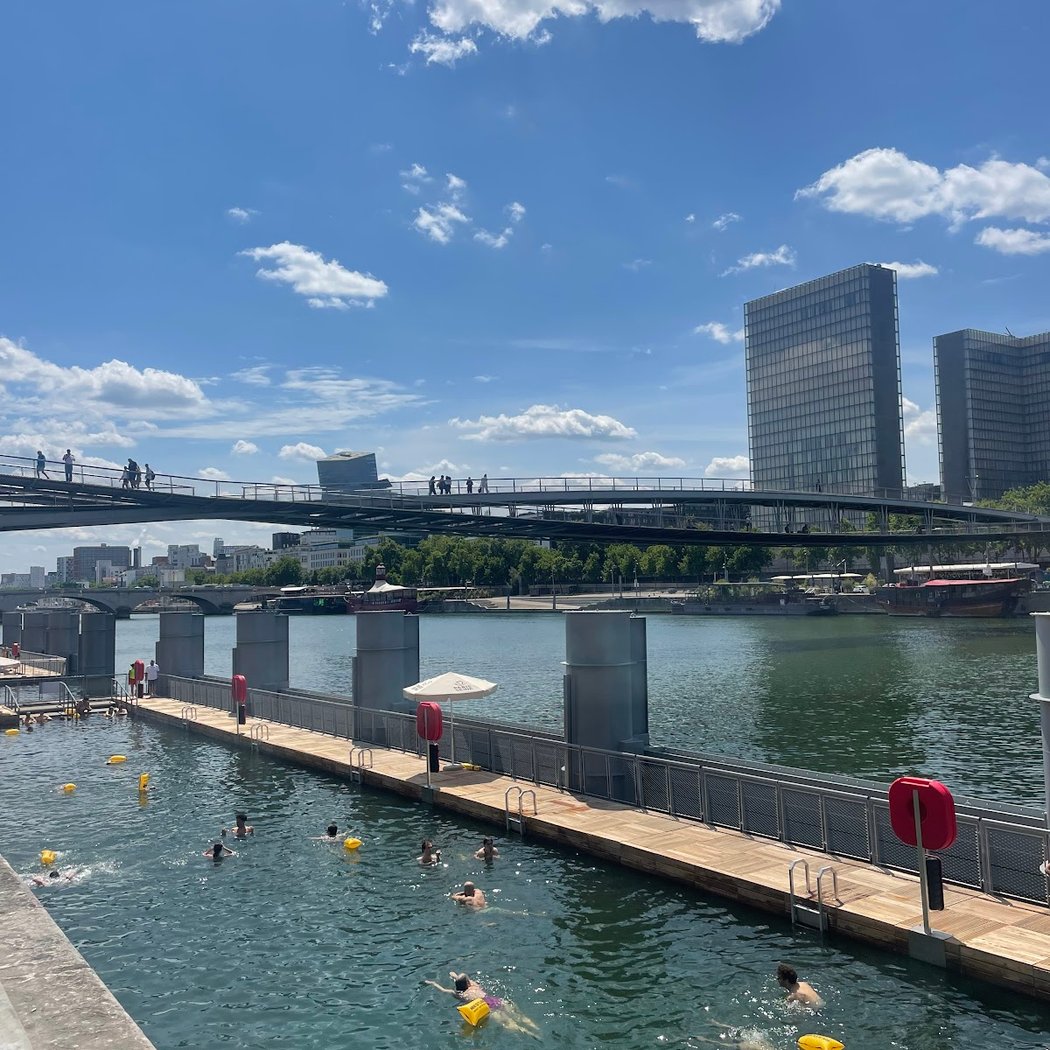 Baignade Bercy – Passerelle Simone‑de‑Beauvoir 1