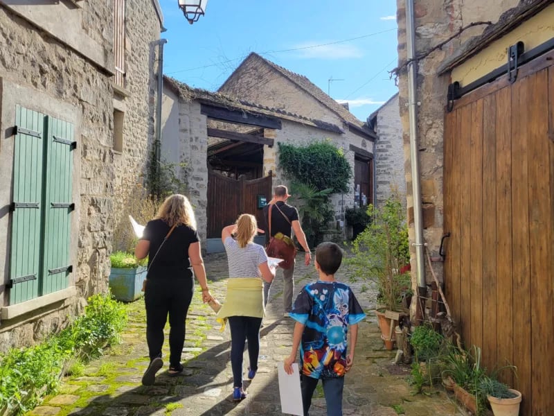 Escape Game Extérieur en Seine-et-Marne : Les Secrets de Moret-sur-Loing 5