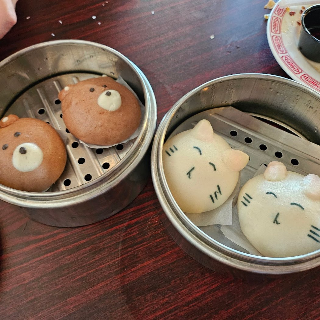Lucky Cat Dim Sum Restaurant 1